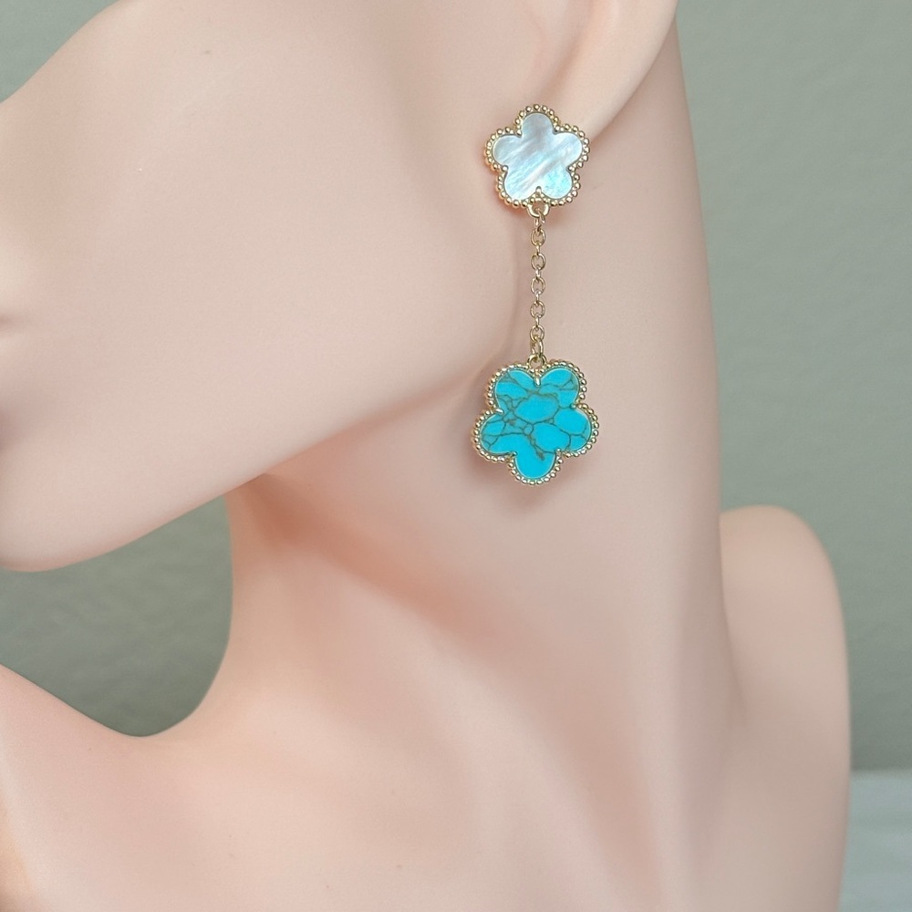 ⚜️ Gold and Turquoise Flower Drop Earrings - Picture 3 of 6